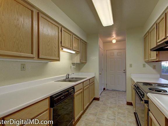 240 South McCormick #13 Kitchen_10172016