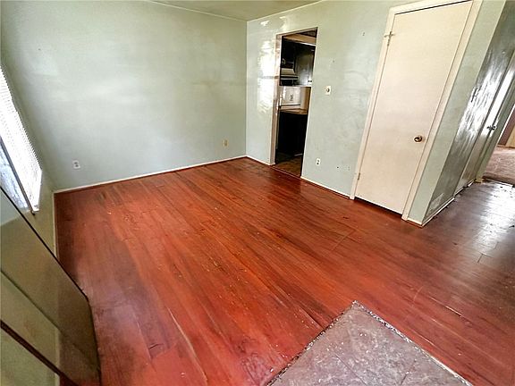 2nd image of 319 Dolomite Ct