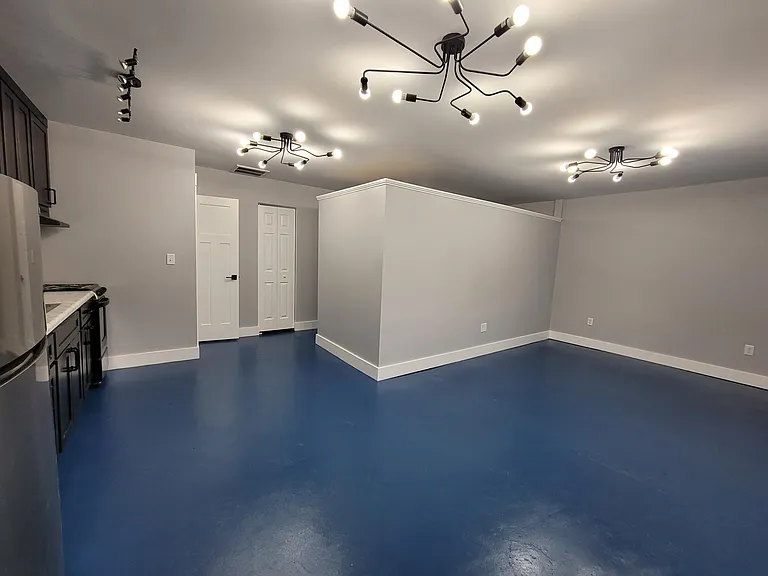 411 S Main St #1 — Photo 2