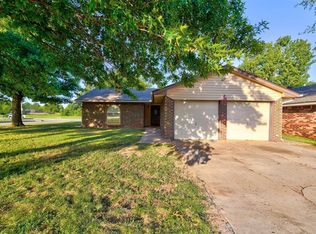 738 Ranchoak Dr, Yukon, OK 73099