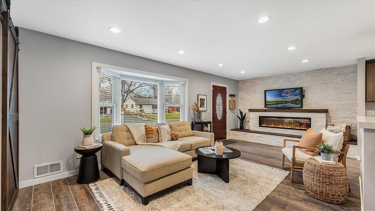 6930 Clay Ave, Inver Grove Heights, MN 55076 | Zillow
