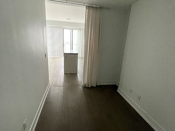 3rd image of 7 Grenville St #4608