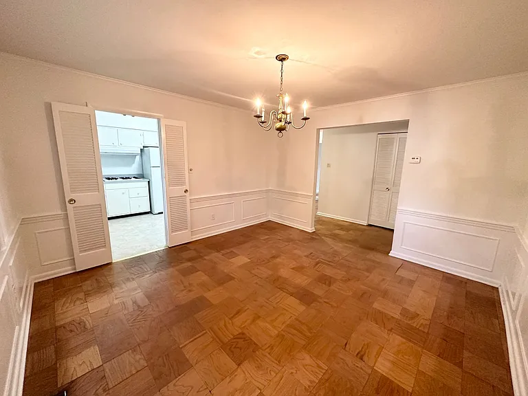 Melrose Apartments — Photo 20