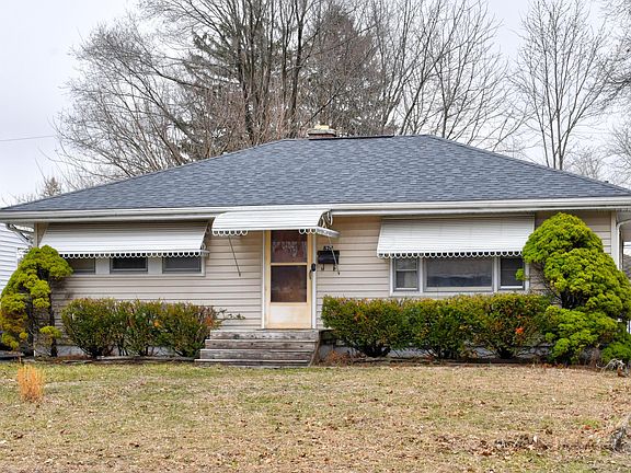 3rd image of 824 S Ashburton Rd