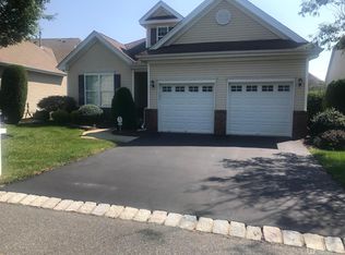 422 Melrose Way, Monroe Township, NJ 08831