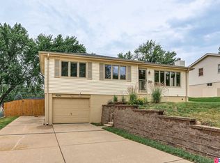 9042 Lamont St, Omaha, NE 68124
