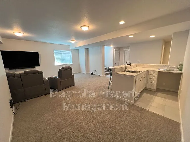 11855 Koenig Dr — Photo 20