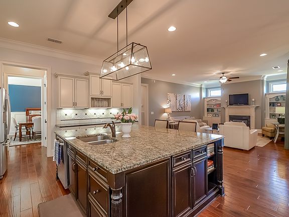 5th image of 1654 Noah Ln