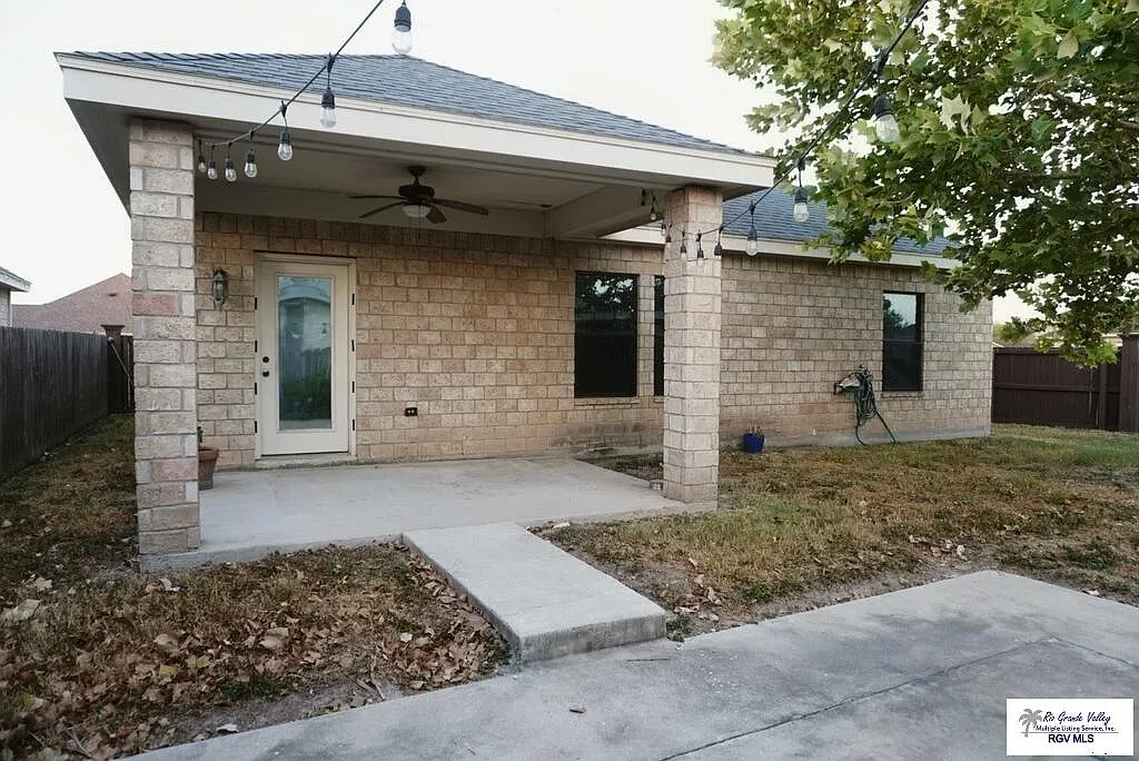 3 bed, 2.0 bath, 1460 sqft, $1,950 — Photo 2