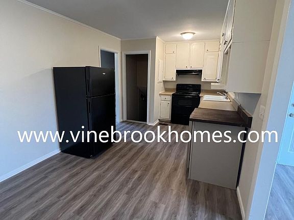 4th image of 2621 6th St NE
