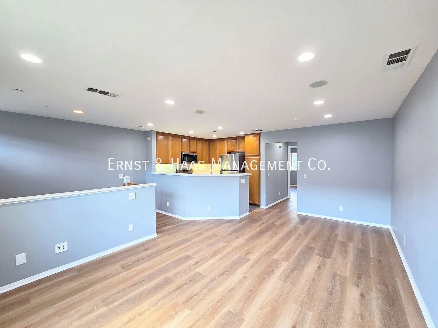 Luxury Tri-Level Condo in Prime Irvine Location 2-Bedroom, 2.5-Bathroom, with 2-Car Garage! — Photo 3