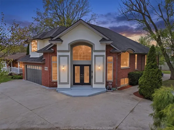 6304 Matchette Rd, Lasalle, ON N9J 2J7