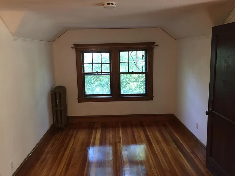 165 Crescent St #4 — Photo 2