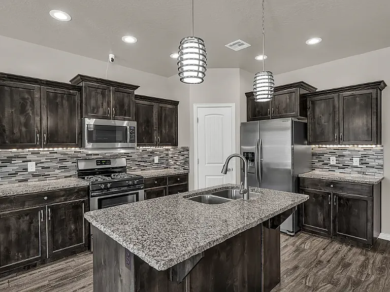3321 S 300 W — Photo 3