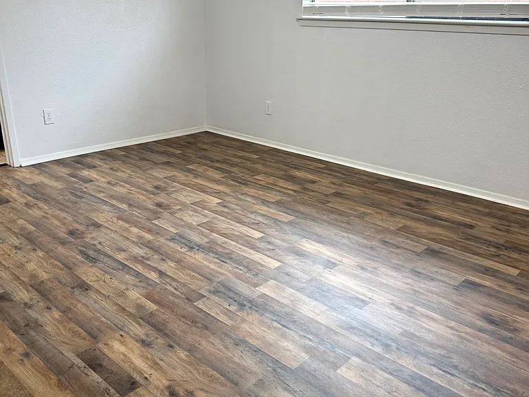 1012 Poplar St — Photo 5