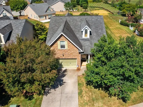 4517 Treebark Ln, High Point, NC 27265