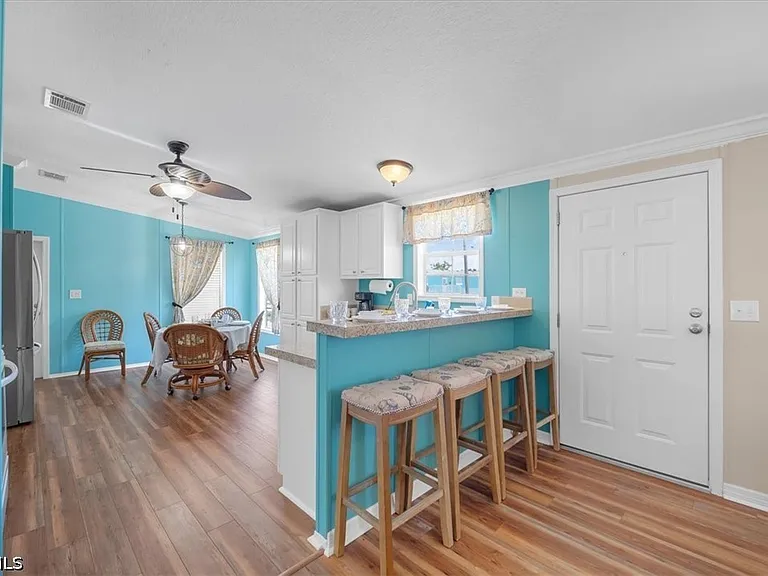 701 Coral Dr — Photo 24