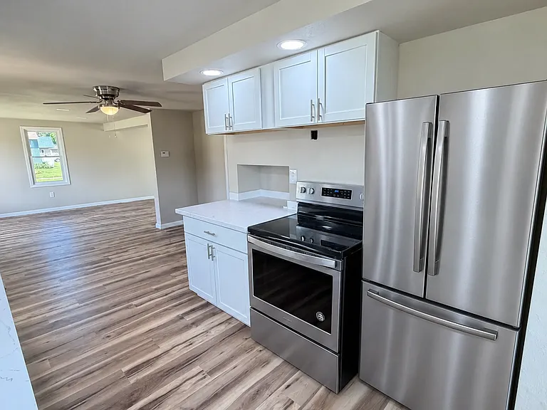 1424 N Bennett St — Photo 2