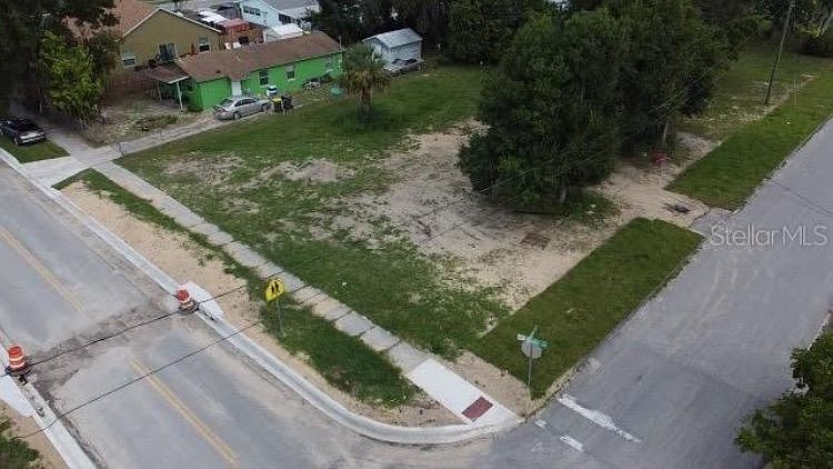 1st image of 601 E Desoto St