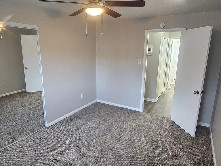 The Village Green Apartments — Photo 6