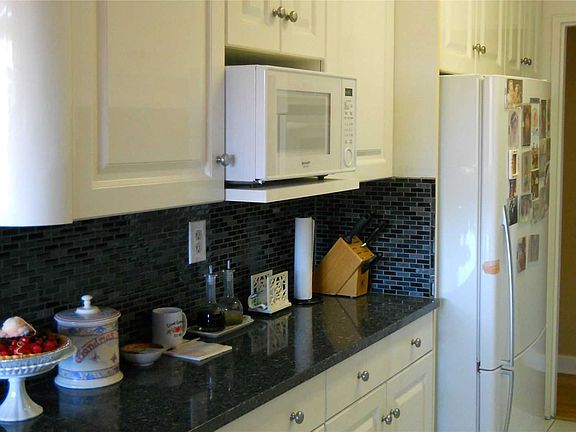 5th image of 151-31 88th St #5C