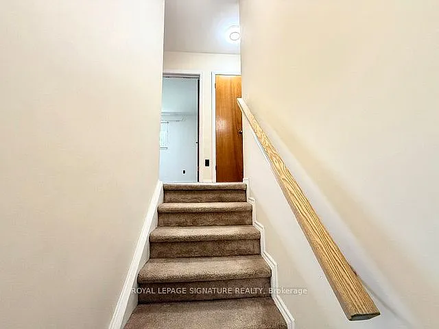 77 Porterfield Rd — Photo 8