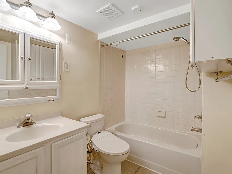 7030 Donna Cir — Photo 22