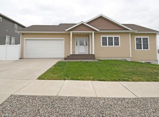 3729 Wheat Ridge St, Williston, ND 58801