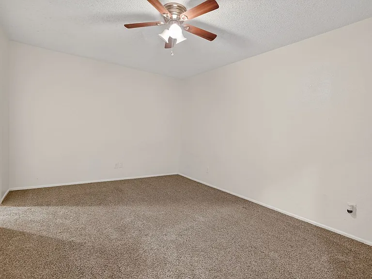 2615 Haynes Dr #B — Photo 23