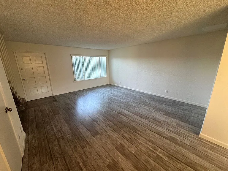 3135 Harbor Blvd — Photo 5