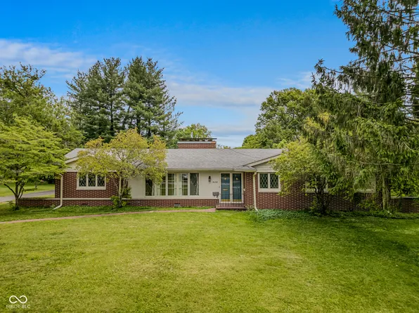 3233 Woodland Pkwy, Columbus, IN 47203