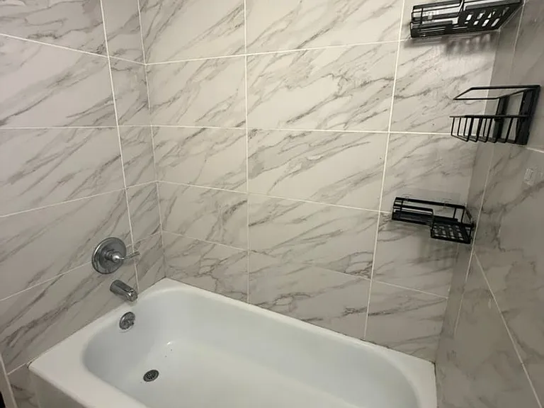 Myron Court Apartments — Photo 10