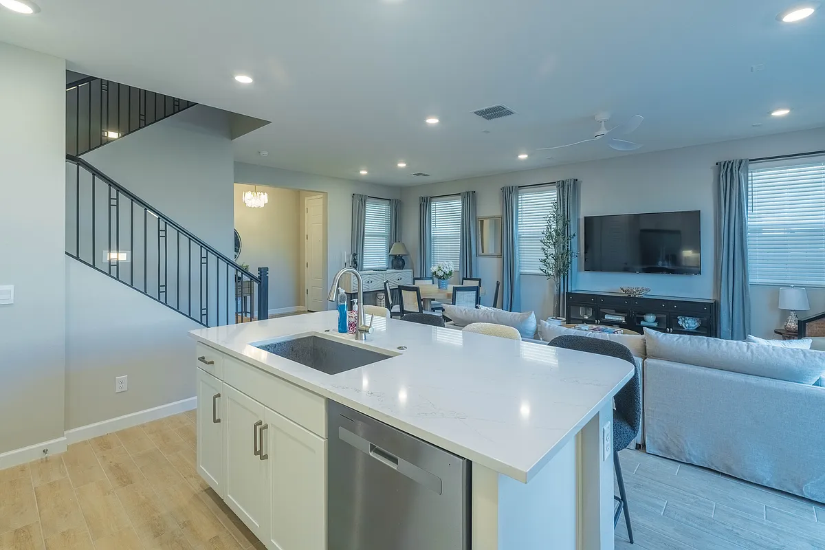 Building Photo - 5850 E Ringtail Way