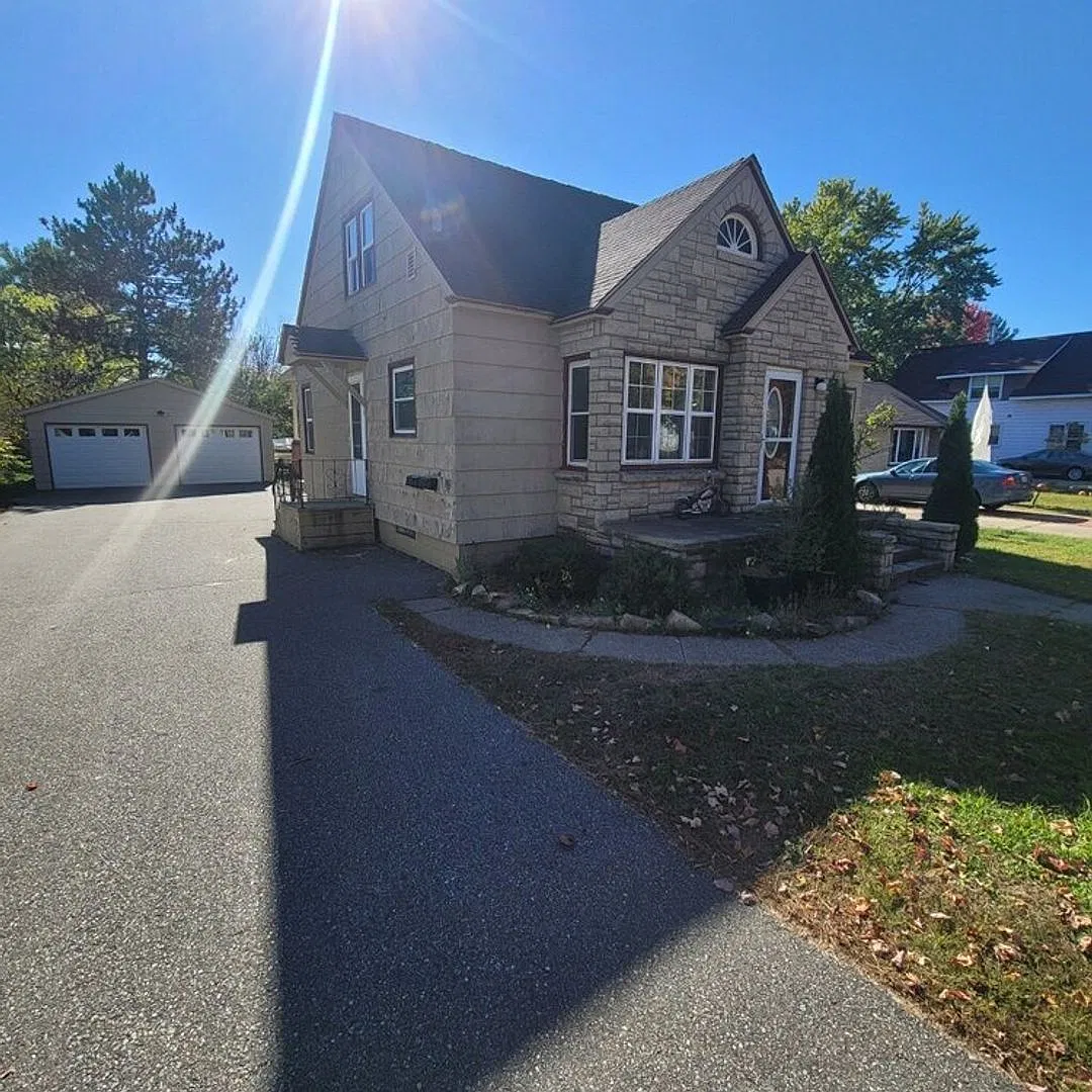 129 Williams Street — Photo 1
