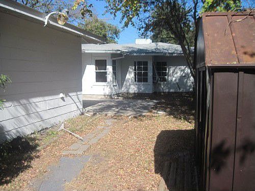 4th image of 454 Donaldson Ave