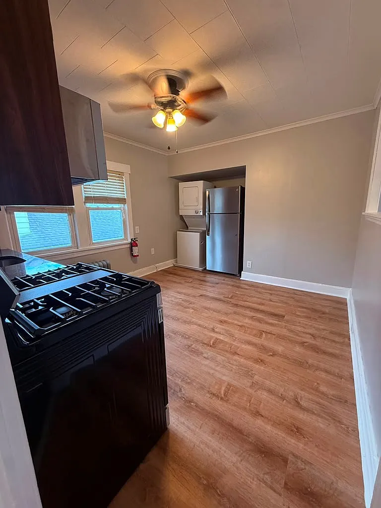 2 bed, $2,700 — Photo 3