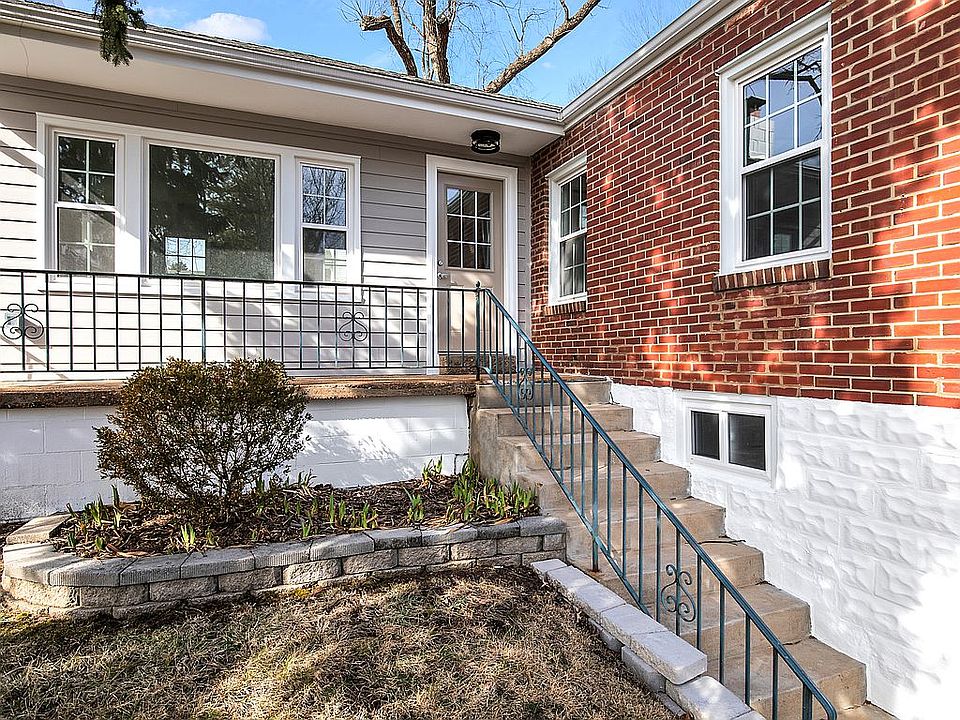 1st image of 1113 Earl Ave