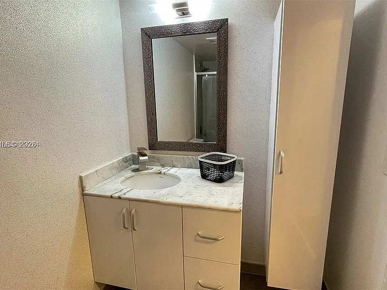 1200 Brickell Bay Dr #1702 — Photo 4