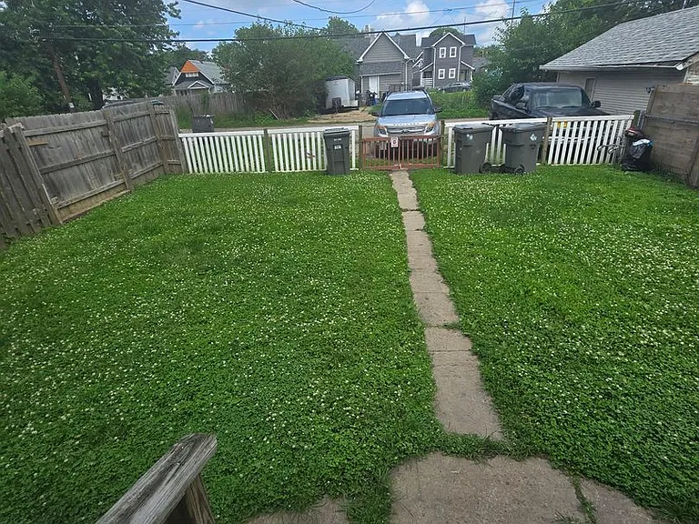 1629 Spruce St — Photo 10