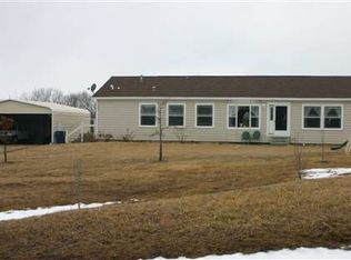 5961 Kingman Rd, Oskaloosa, KS 66066