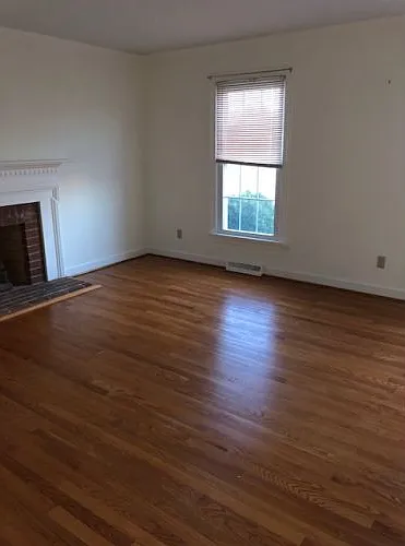 4 bed, 2250 sqft, $2,300 — Photo 2