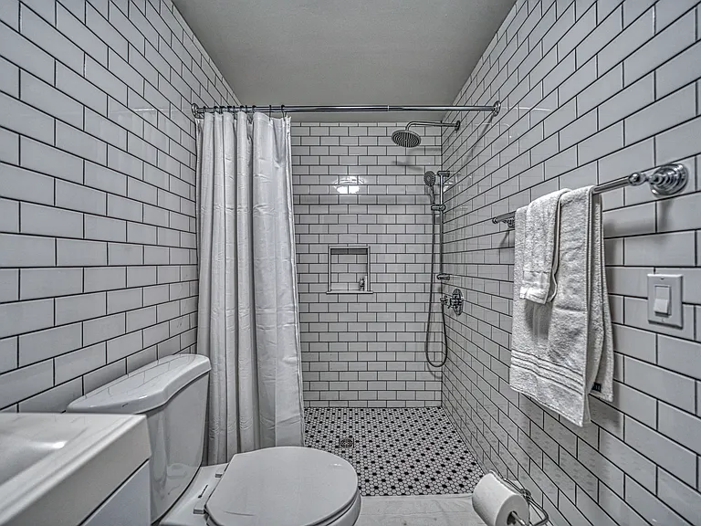 1725 Grand Island Blvd #4 — Photo 18
