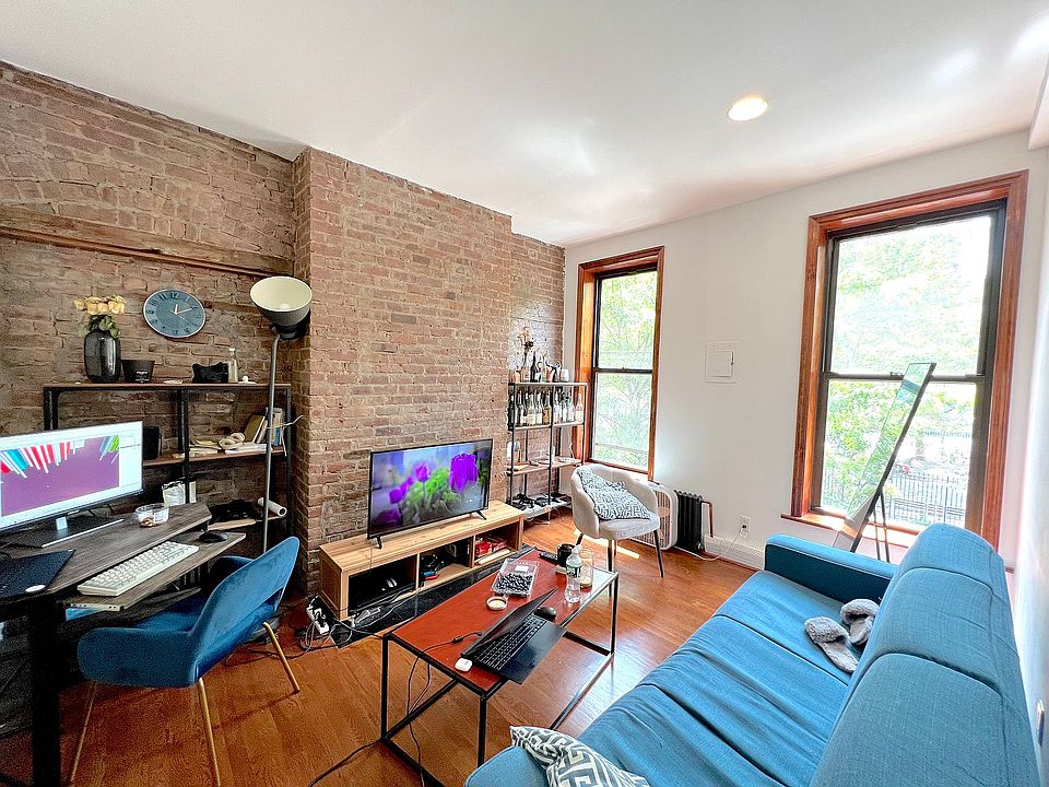 1st image of 70 E 1st St #1