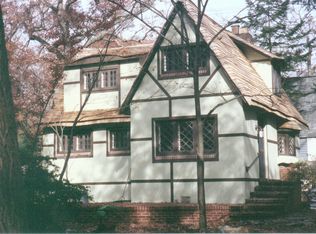 402 4th Ave, Washington Grove, MD 20880