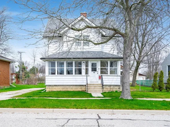 24 Maple St, Kingsville, ON N9Y 1L7
