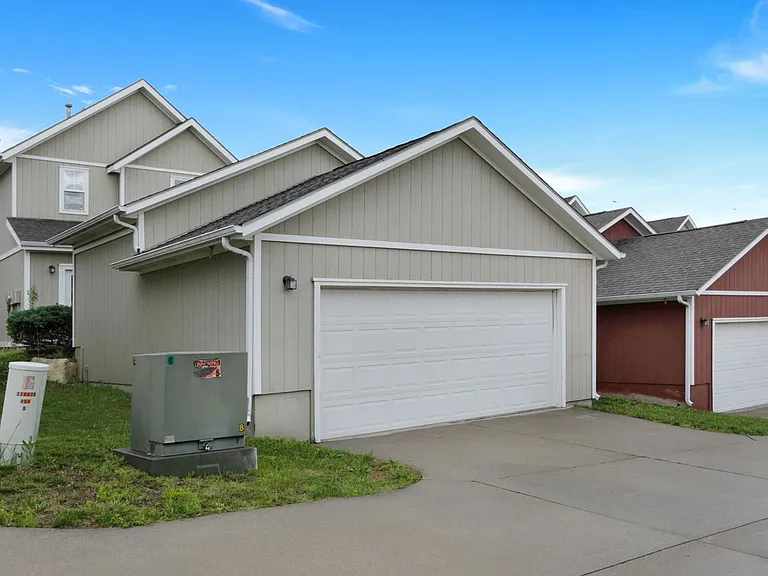 2621 Valentine Ln — Photo 27