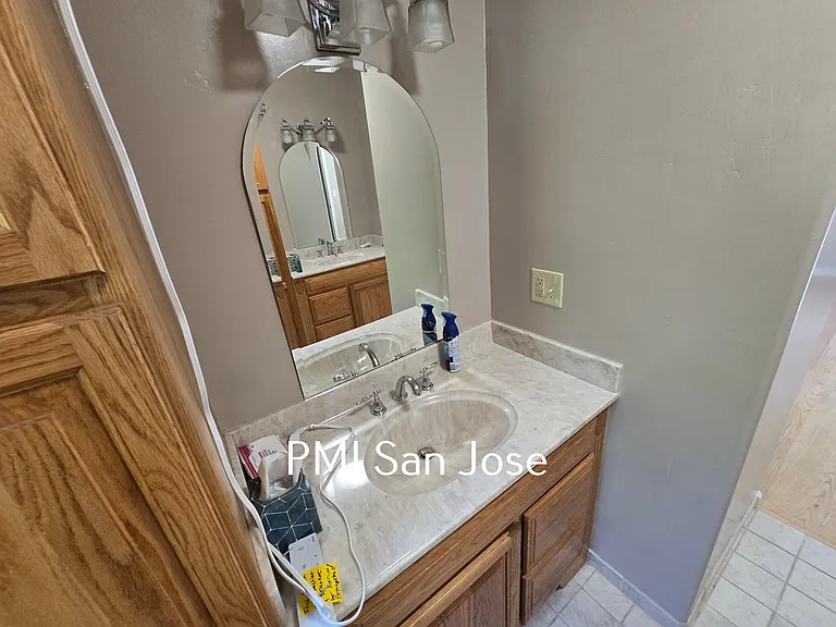 900 Susan Ct — Photo 17