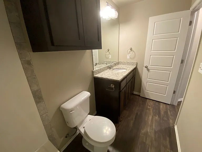 749 SW 14th St — Photo 30