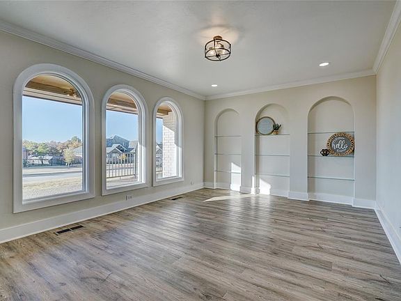5th image of 5006 Chauncey Ln