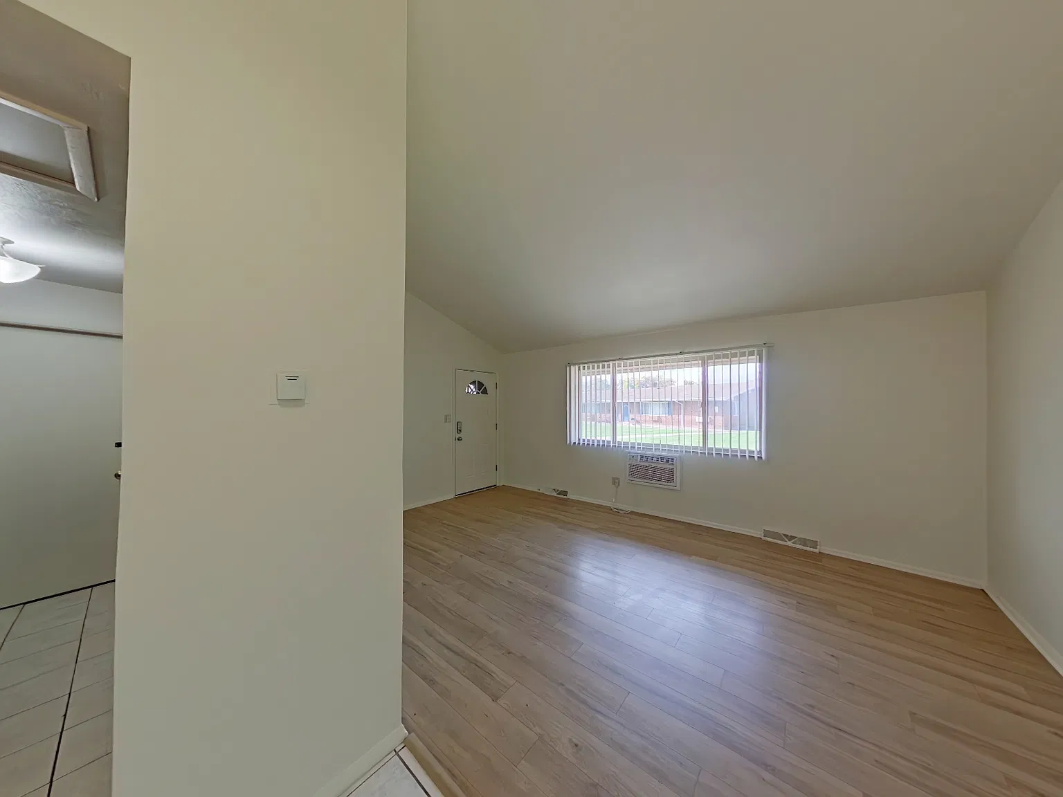 1 bed, $995 — Photo 3
